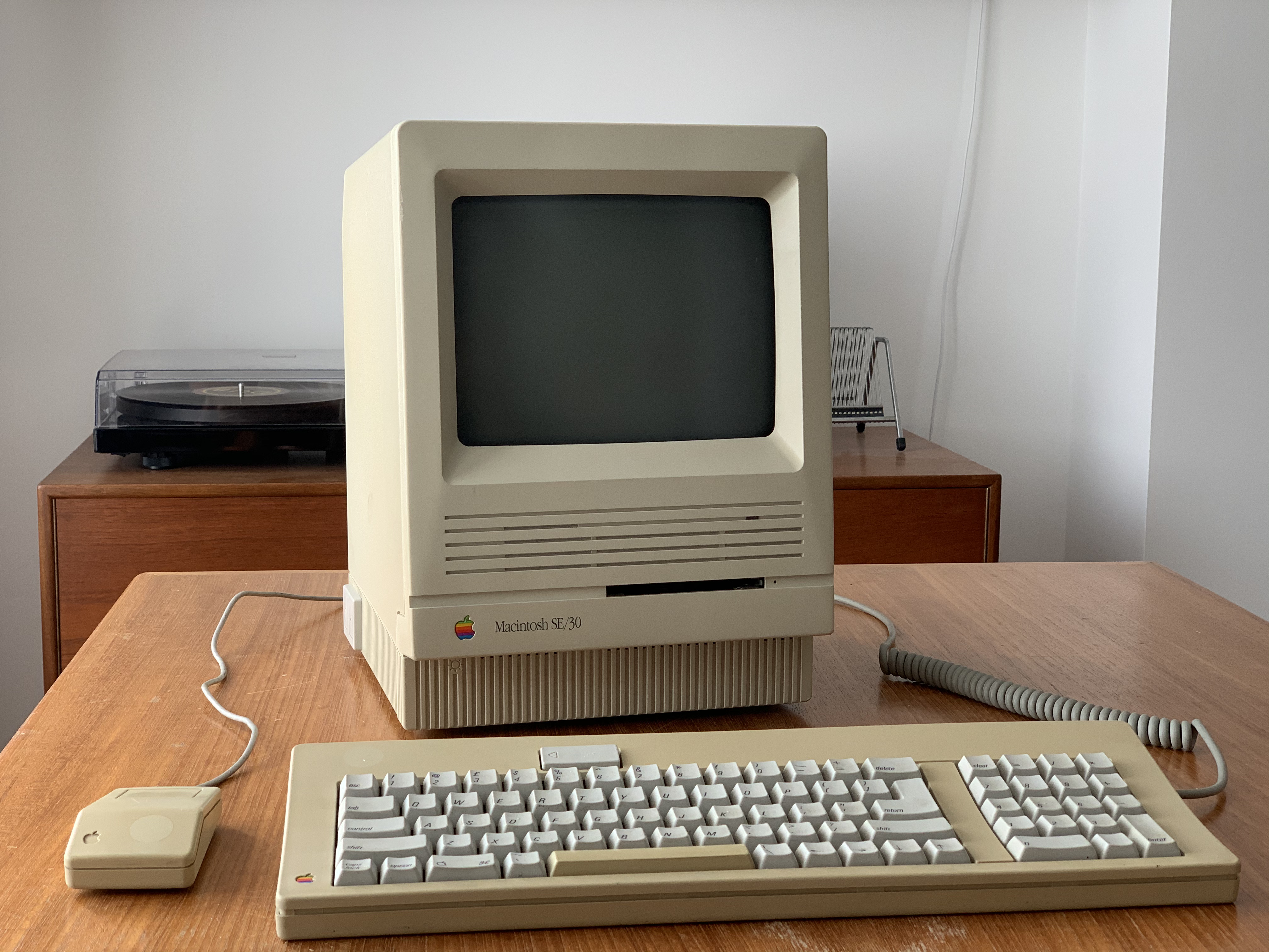 日本に Macintosh SE